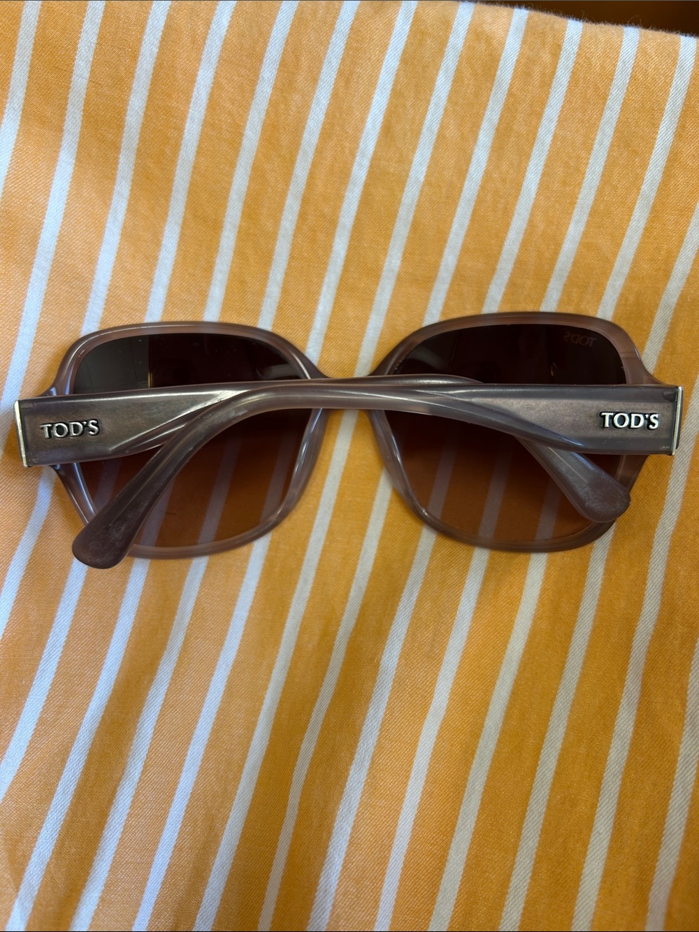 TOD'S Brown Translucent Rectangular Sunglasses - Picture 2 of 2